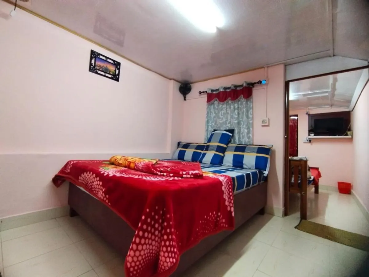 Aks Home Stay 蒙纳